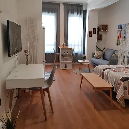 Estudio Ideal 2 En Vacaciones Y Trabajo Διαμέρισμα *
